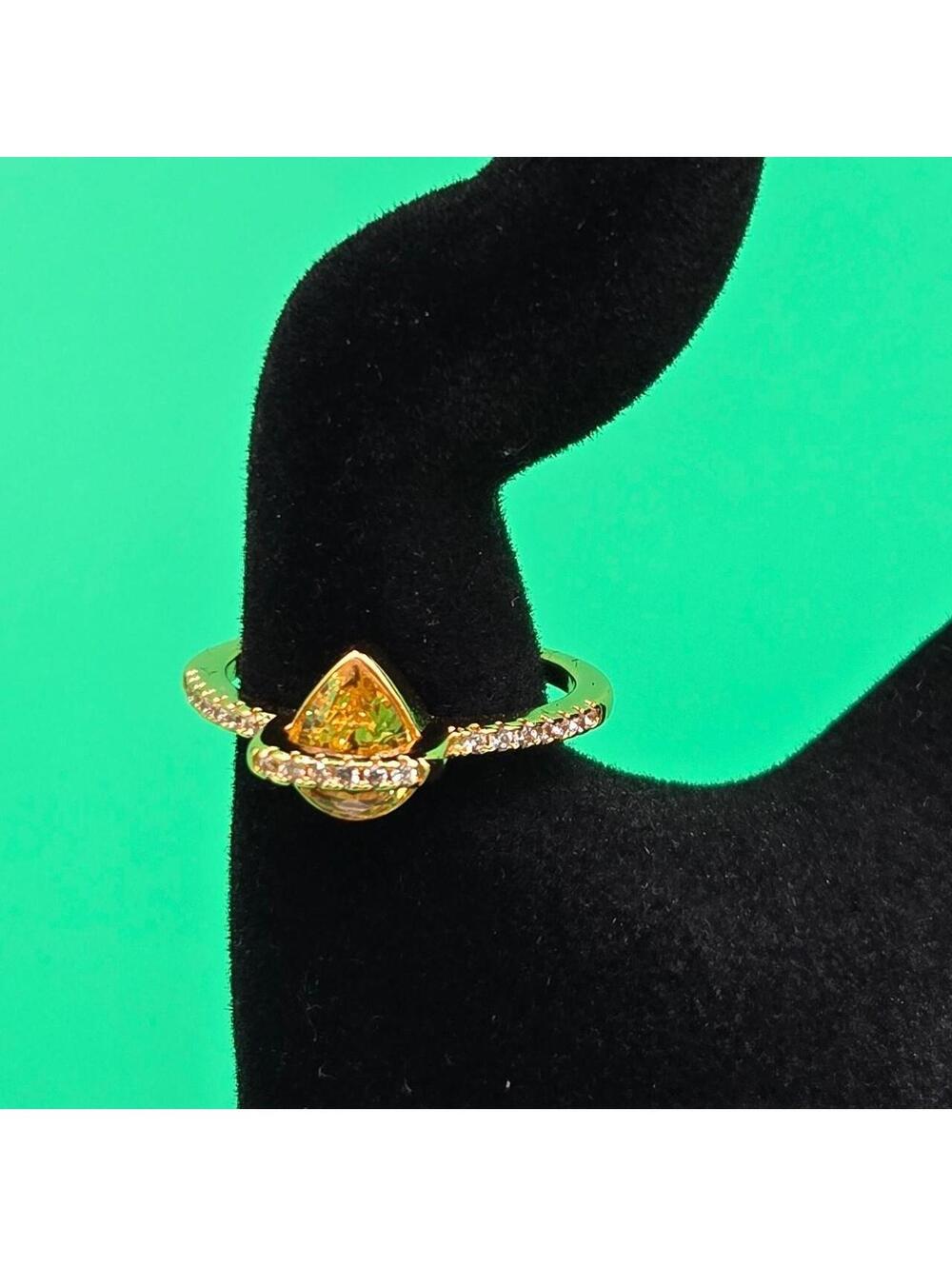 Women's Gold and Silver Jewellery